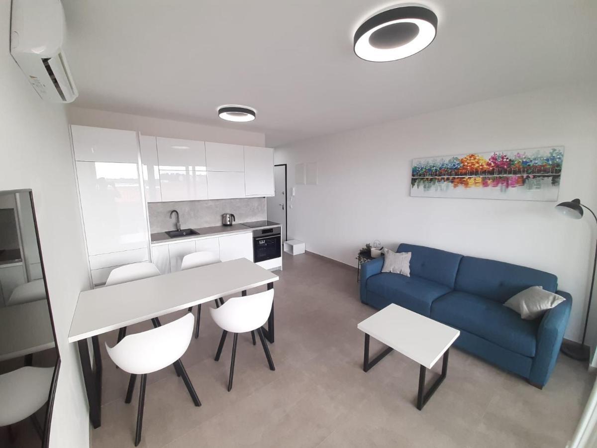 Apartments Anda Нин Екстериор снимка