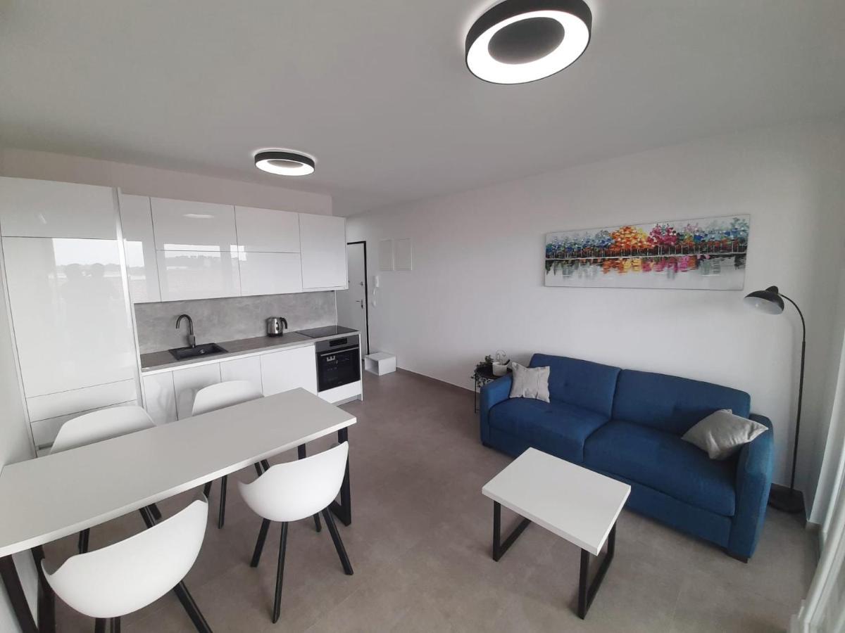 Apartments Anda Нин Екстериор снимка