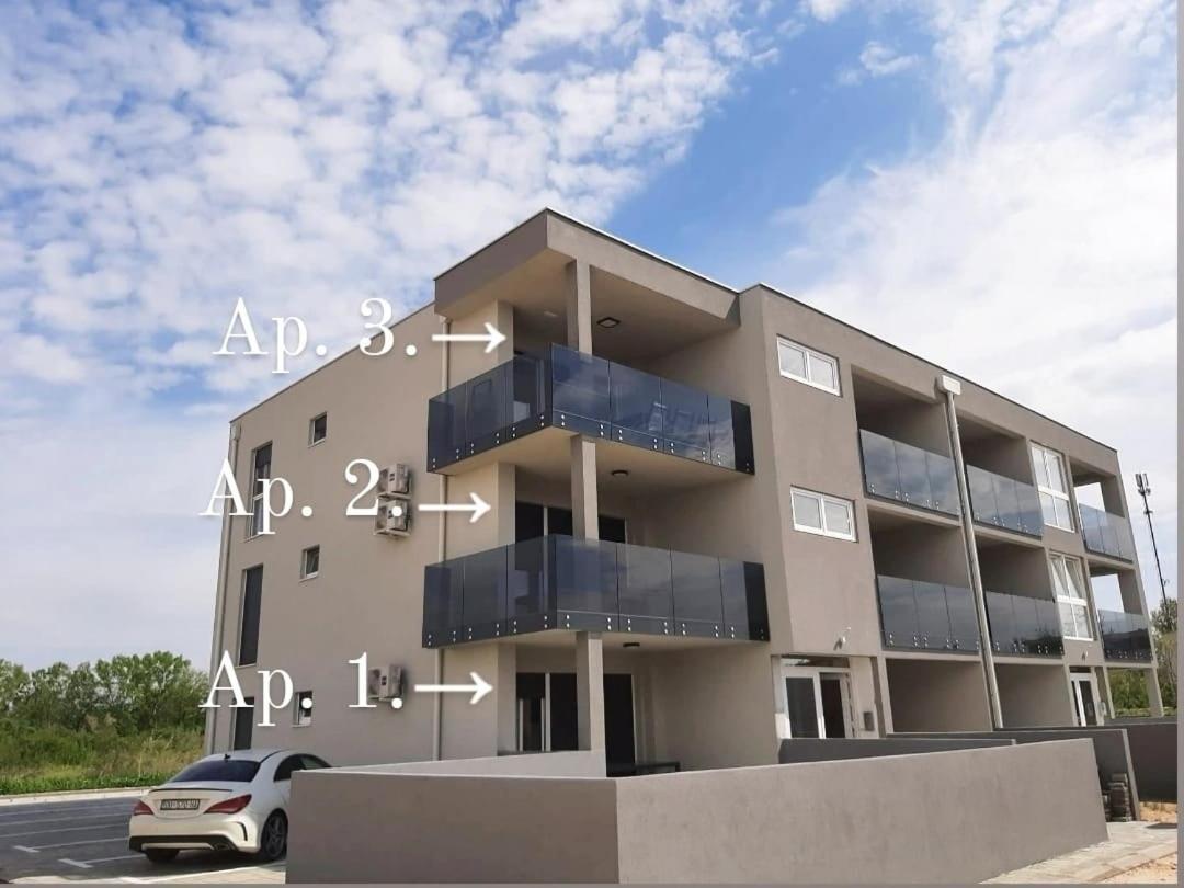 Apartments Anda Нин Екстериор снимка